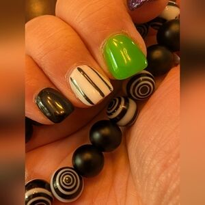 Glass Beaded Bracelet, Black White Eye, 10 mm Round Beads